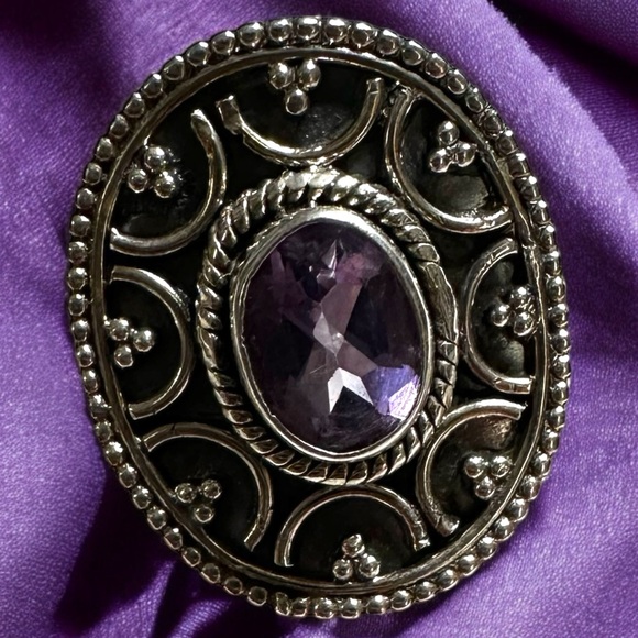 Amethyst Sterling Silver Ring Size 8.5 - Picture 3 of 14